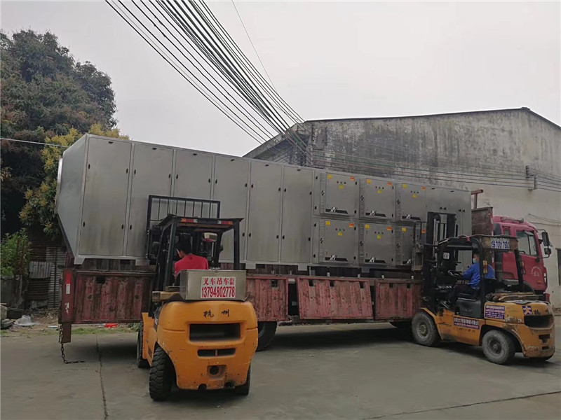 UV活性炭一體機出貨